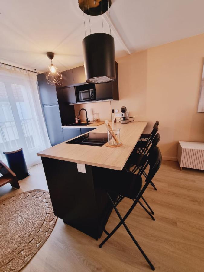 Duplex Neuf Centre Ville Avec Parking Neauphle-le-Château Dış mekan fotoğraf